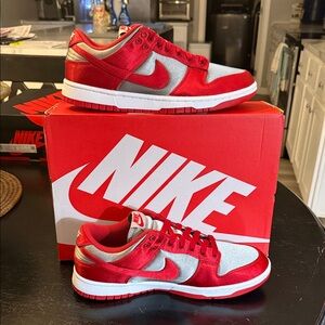 Nike Dunk Low ESS Sneaker in Medium Grey/Varsity Red-White